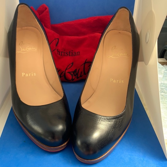 👠 CHRISTIAN LOUBOUTIN Black Patent Leather Fifi Size 35 Pumps(US 5)